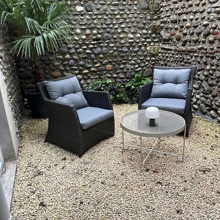 Le Patio : Appartement Chic 3 Chambres Au Coeur De Pau Eksteriør billede
